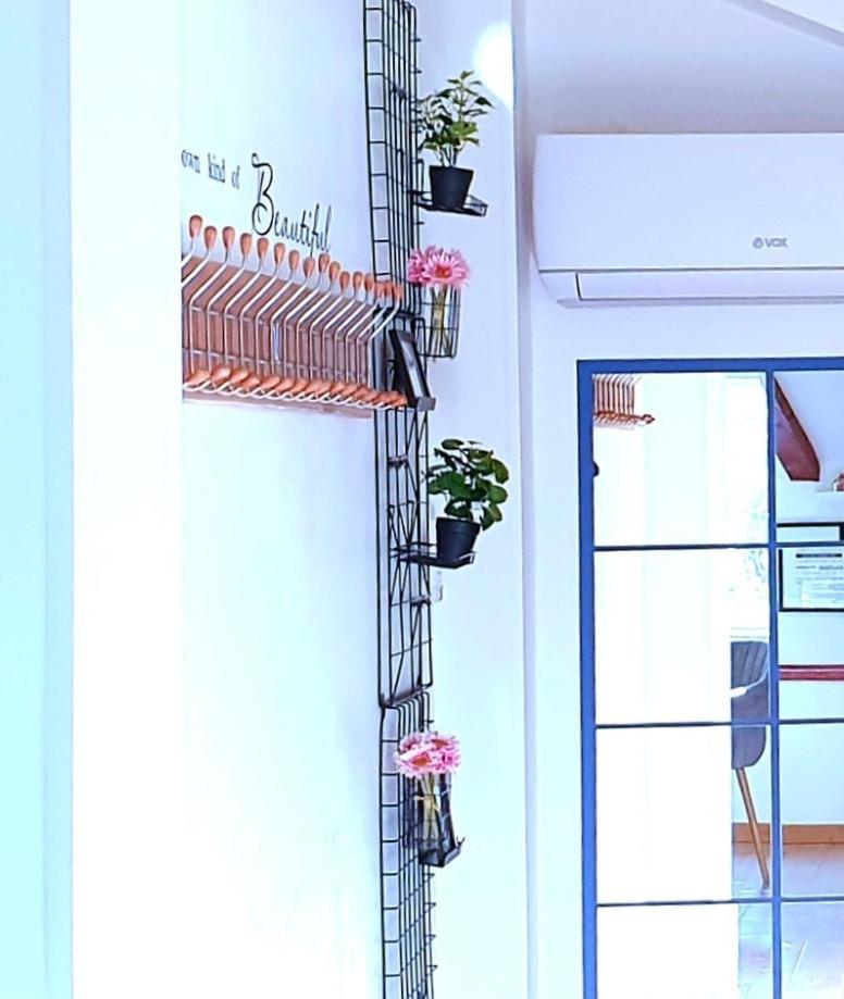 Apartments Sandra In The Historical Center Of The City Supetar Exterior photo